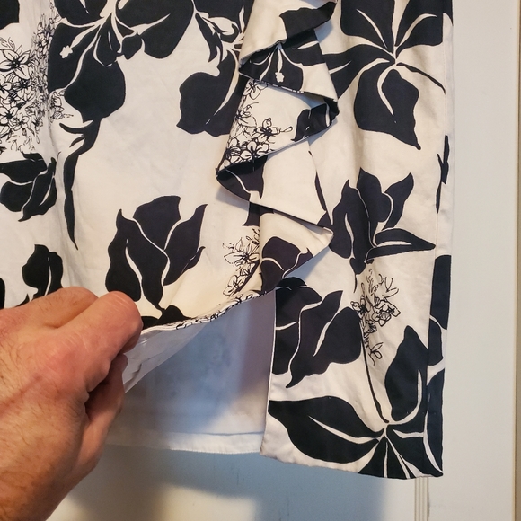 WHITE HOUSE BLACK MARKET SKIRT - Picture 4 of 6